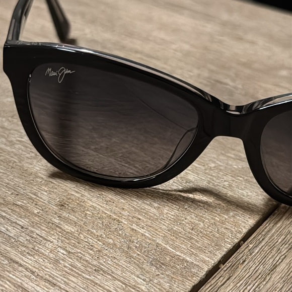 Maui Jim Canna Black Sunglasses - Picture 7 of 13